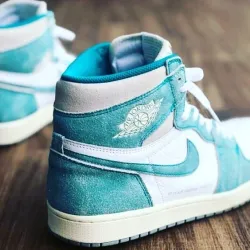 XH Air Jordan 1 High OG“Turbo Green” review Rosa 01