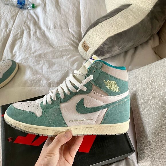 XH Air Jordan 1 High OG“Turbo Green” review Sam 02