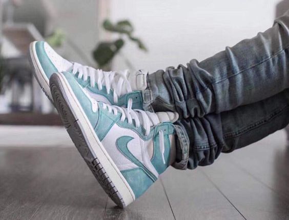 XH Air Jordan 1 High OG“Turbo Green” review Sam 01