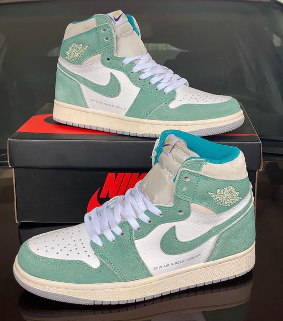 PRO Air Jordan 1 High OG“Turbo Green” review Vince 01