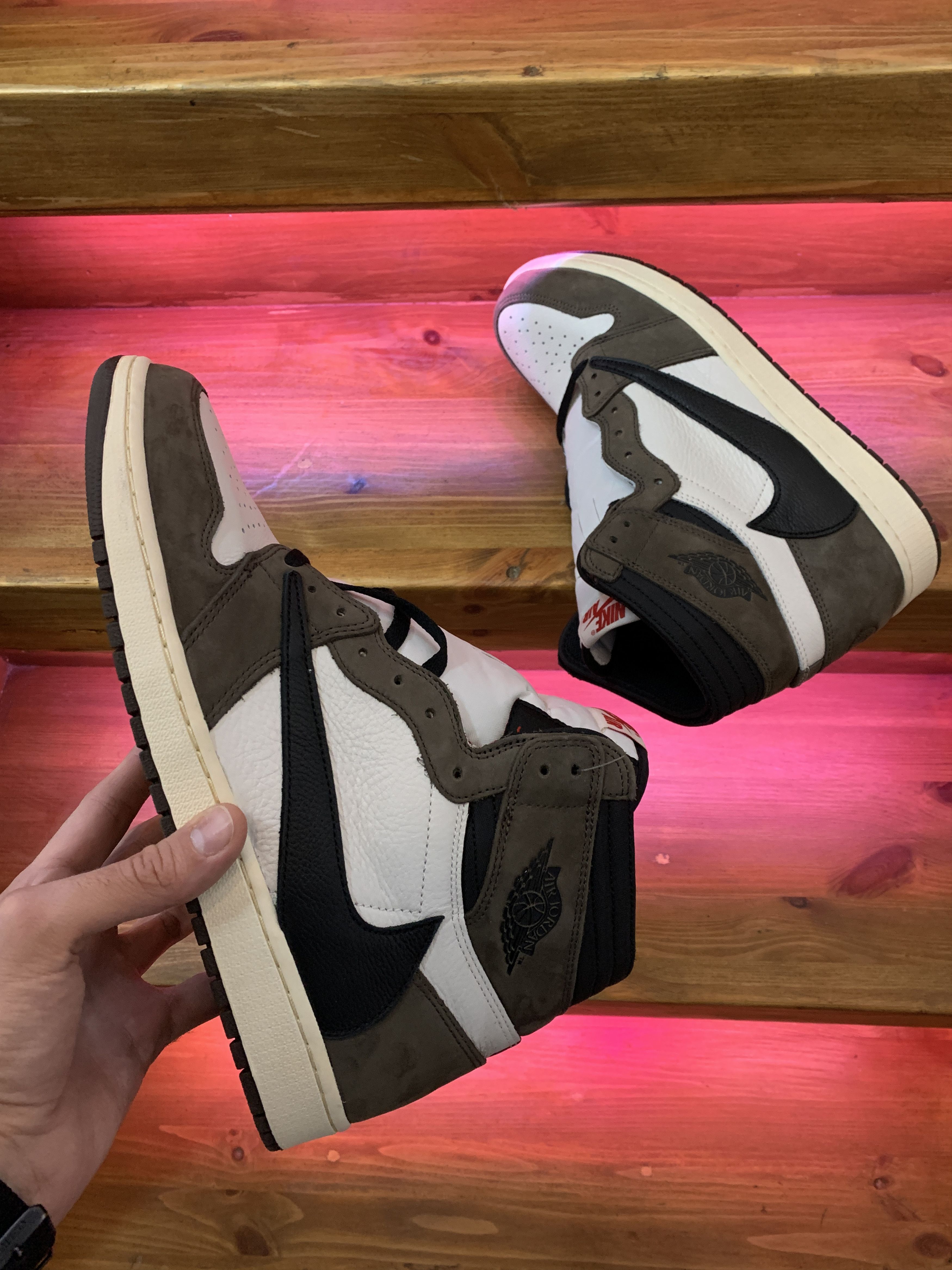  PRO Travis Scott x Air Jordan 1 High OG TS SP review Isabella 02