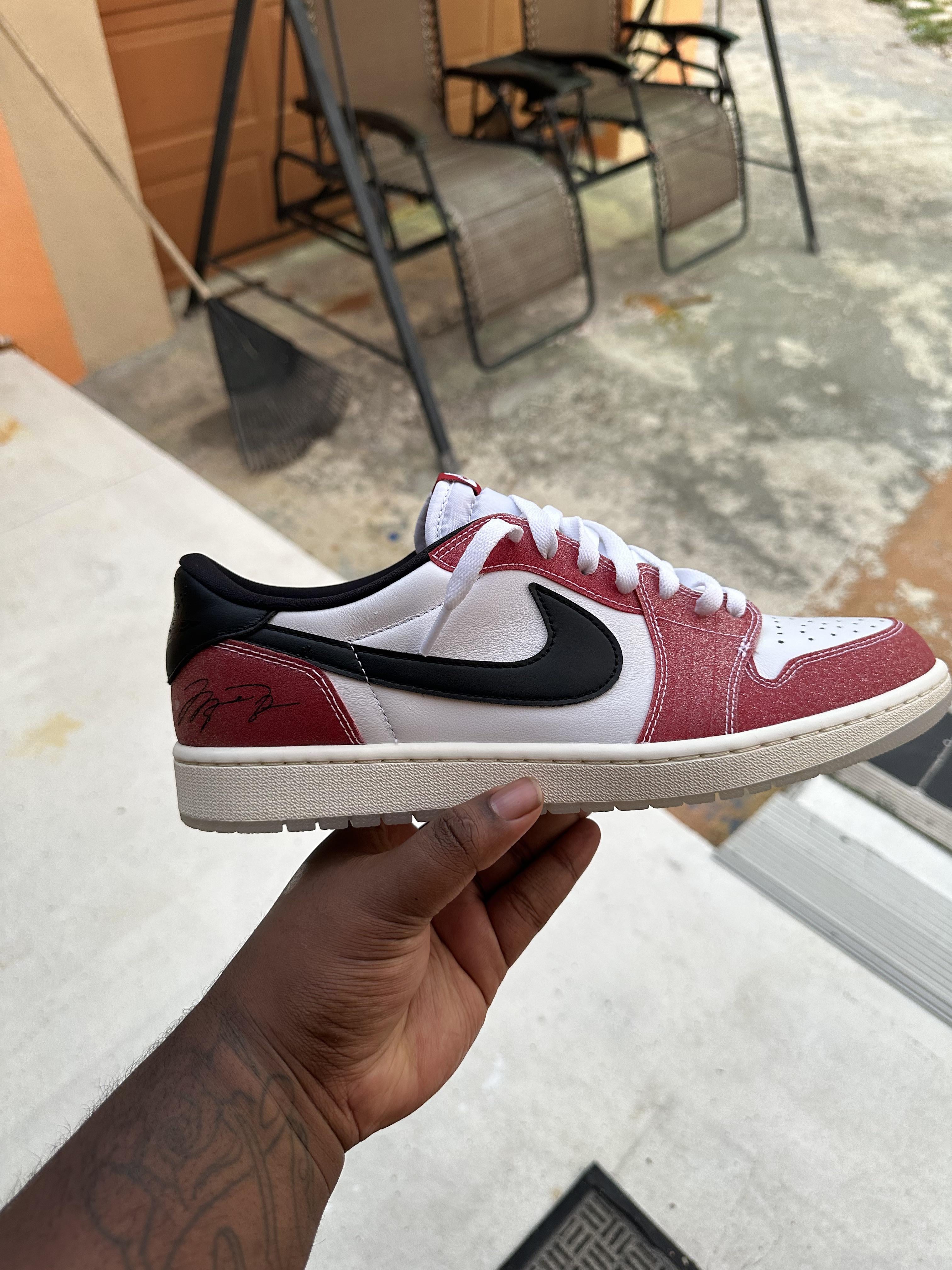 PRO Trophy Room x Air Jordan 1 Low OG Signa Ture review Amy 01