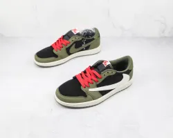  PROTravis Scott x Air Jordan 1 Low Dark Green review Sam 04