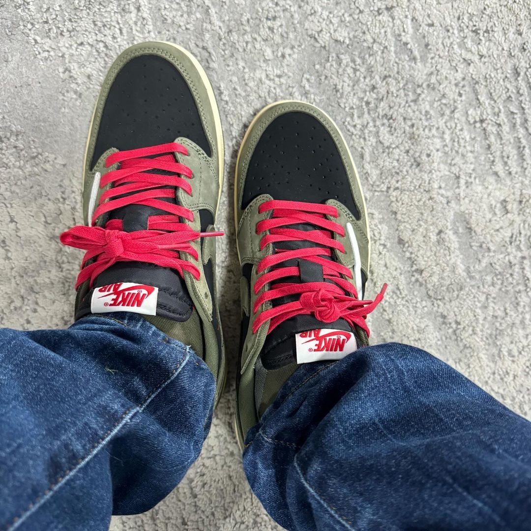  PROTravis Scott x Air Jordan 1 Low Dark Green review Yolanda 01