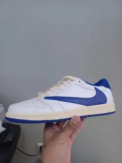 PRO Travis Scott x Air Jordan 1 Low Blue Bottom Barb review Grace 04