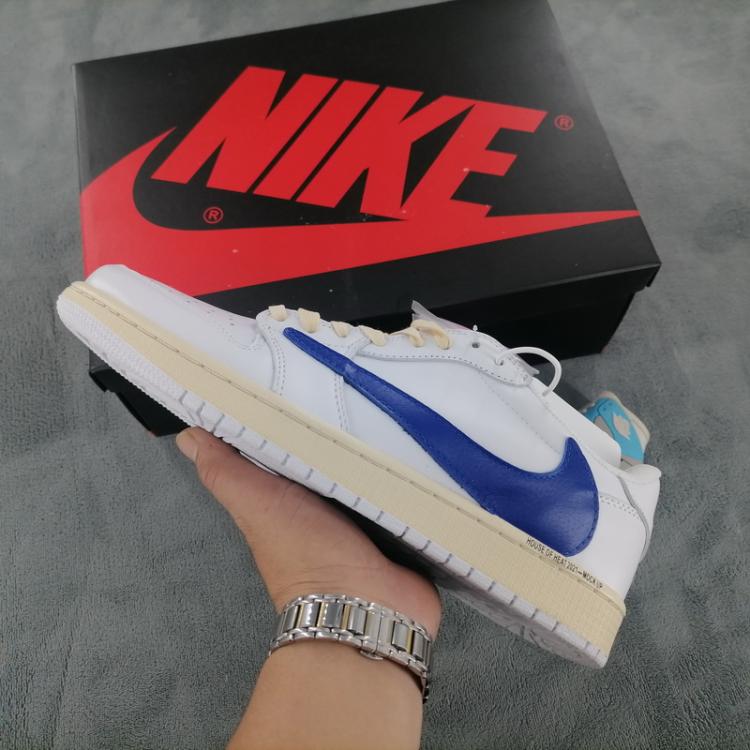  PRO   Travis Scott x Air Jordan 1 Low WhiteBlue review Bella 04