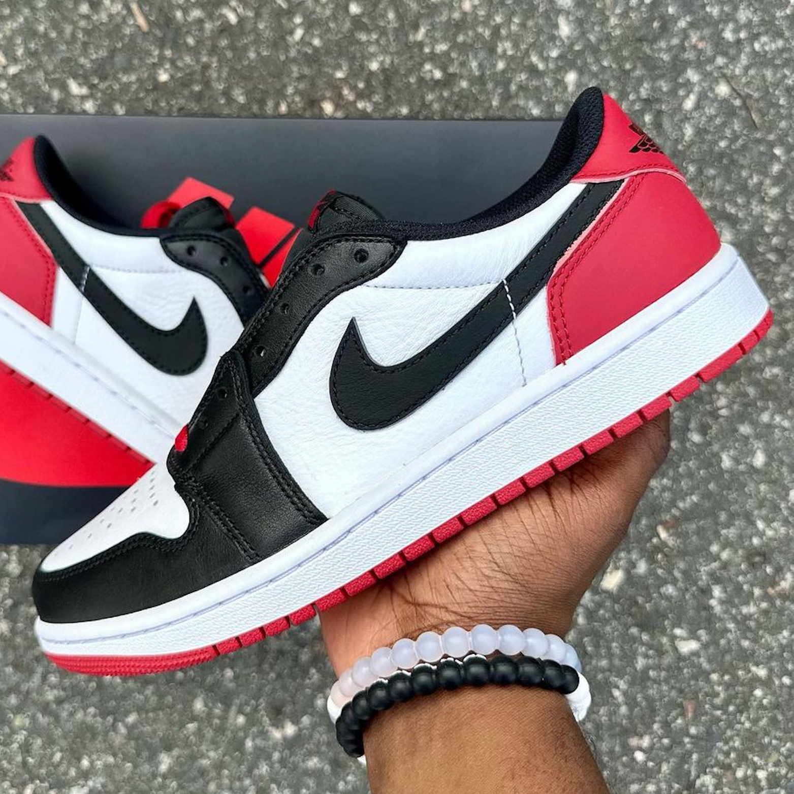 PRO Air Jordan 1 Low OG “Black Toe”Black Toe review Dan 02