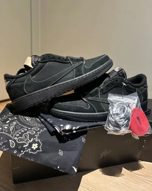 PRO  Travis Scott x Air Jordan 1 Low Black Phantom review 