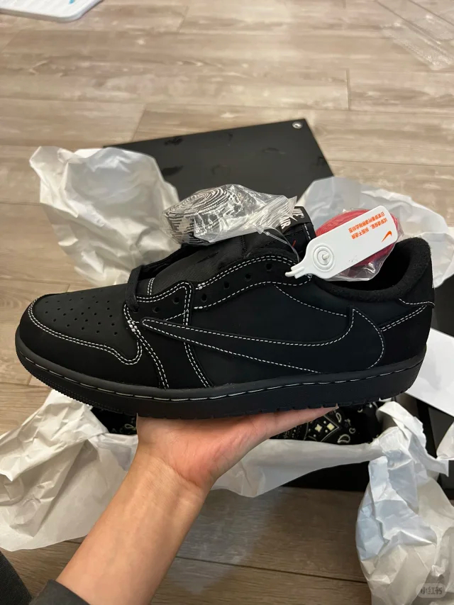PRO  Travis Scott x Air Jordan 1 Low Black Phantom review Carlos 01