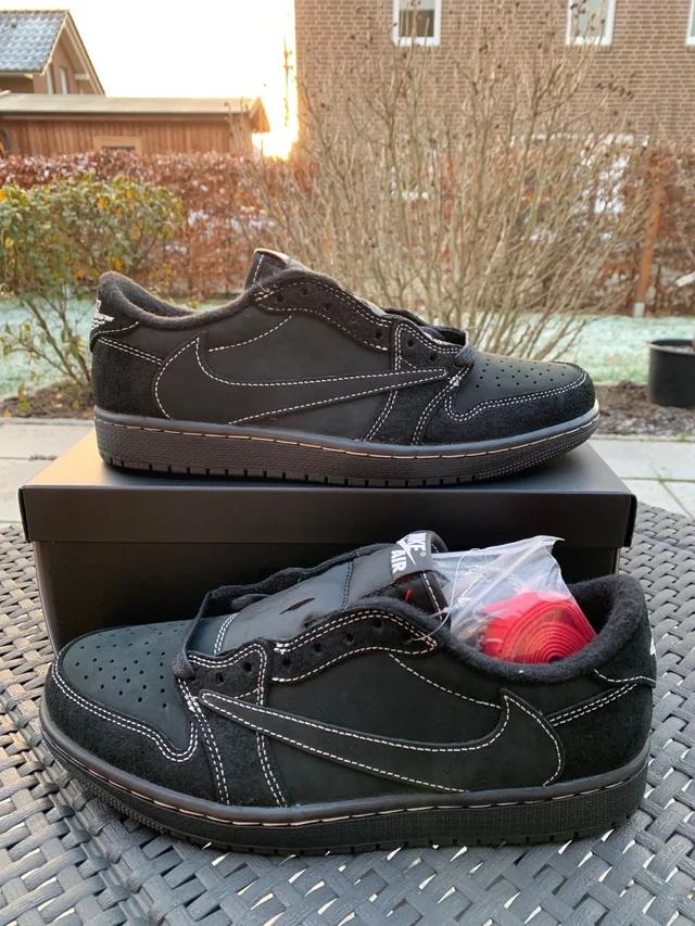 PRO  Travis Scott x Air Jordan 1 Low Black Phantom review Carlos 02