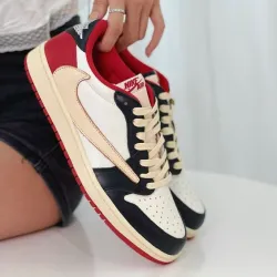  PROTravis Scott x Air Jordan 1 Low Black Red review Henry 02