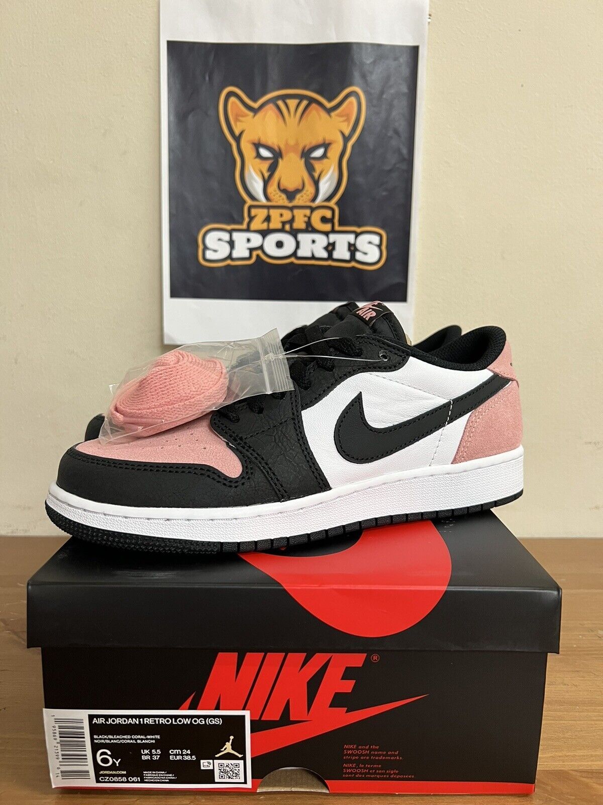  PRO Travis Scott x Air Jordan 1 Low Black Red review Vince 01