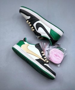PRO Air Jordan Travis Scott x Air Jordan 1 Low Black Green Barb review Quincy 04