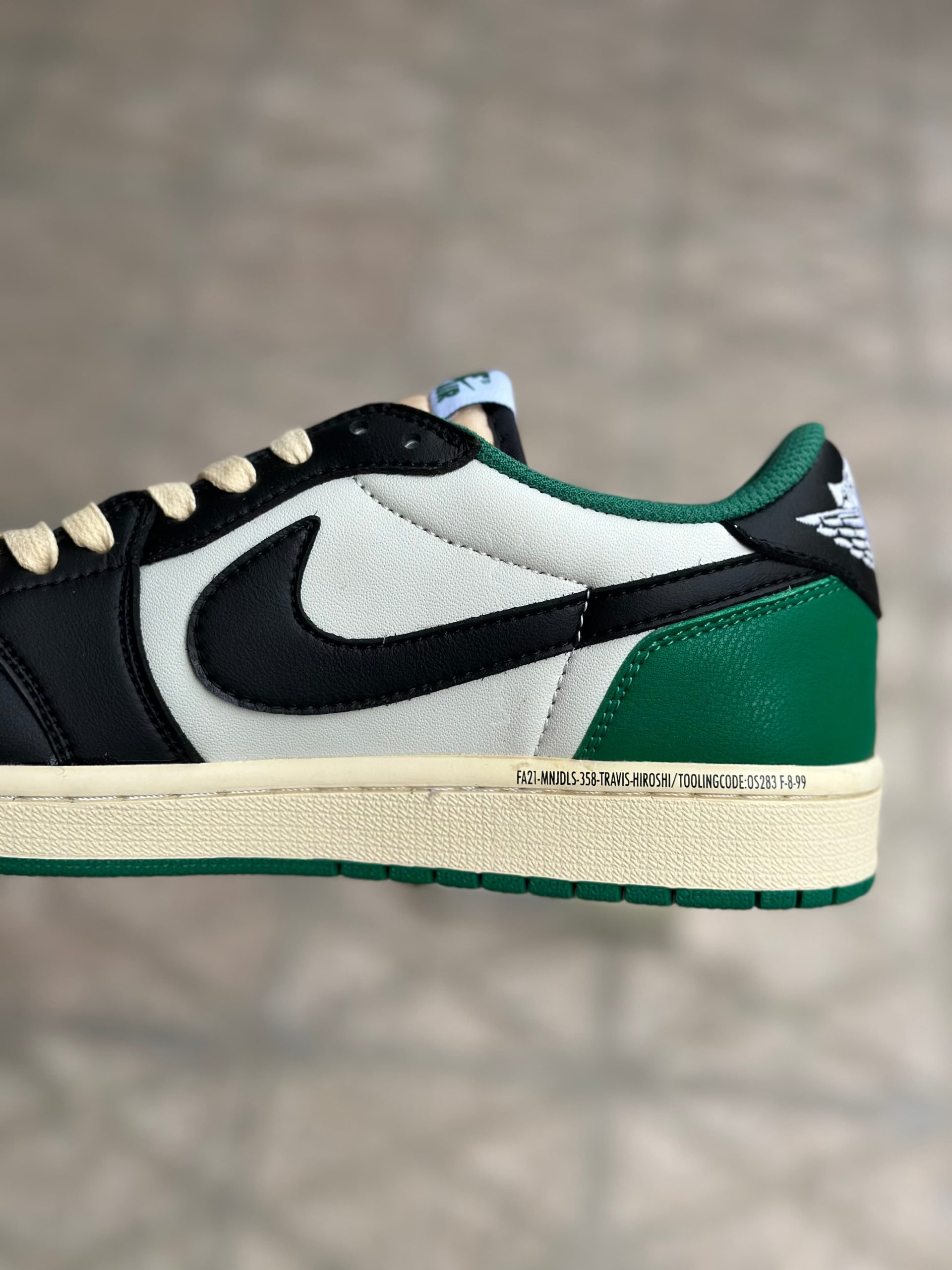 PRO Air Jordan Travis Scott x Air Jordan 1 Low Black Green Barb review Rosa 02
