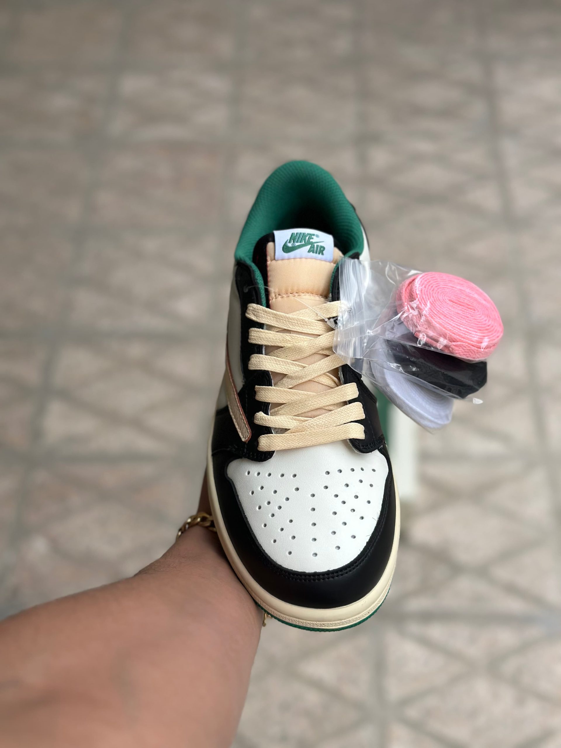 PRO Air Jordan Travis Scott x Air Jordan 1 Low Black Green Barb review Rosa 04