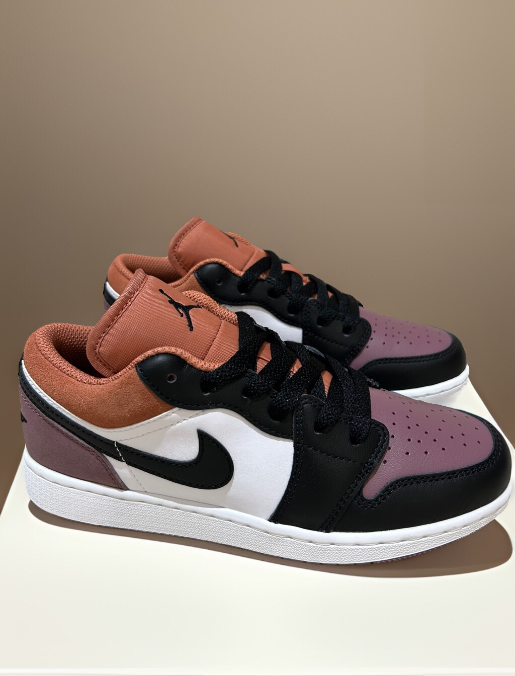XH Air Jordan 1 Low White Brown Purple review Grace 02