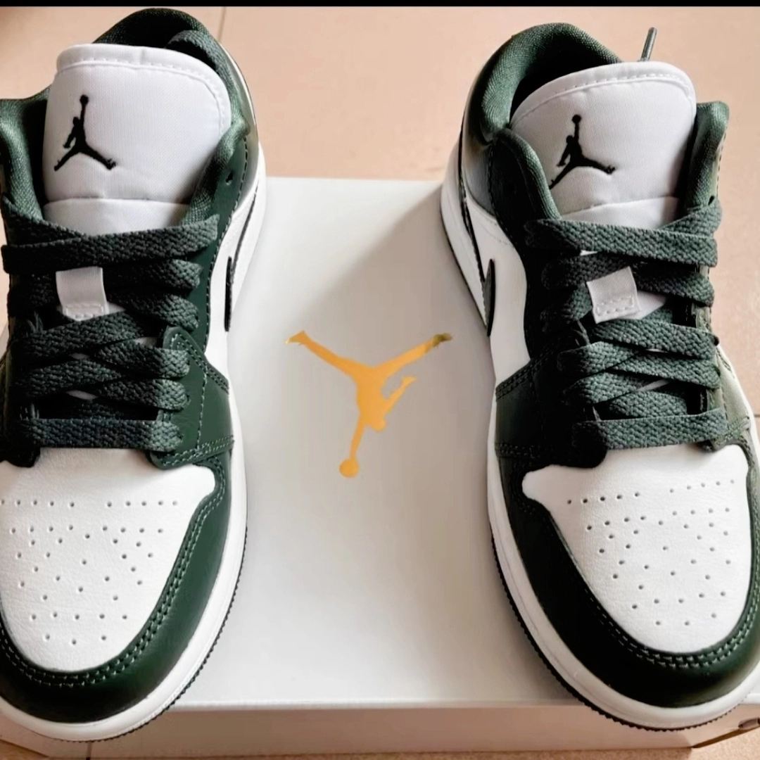 XH Air Jordan 1 Low Blackish Green review Liam 02