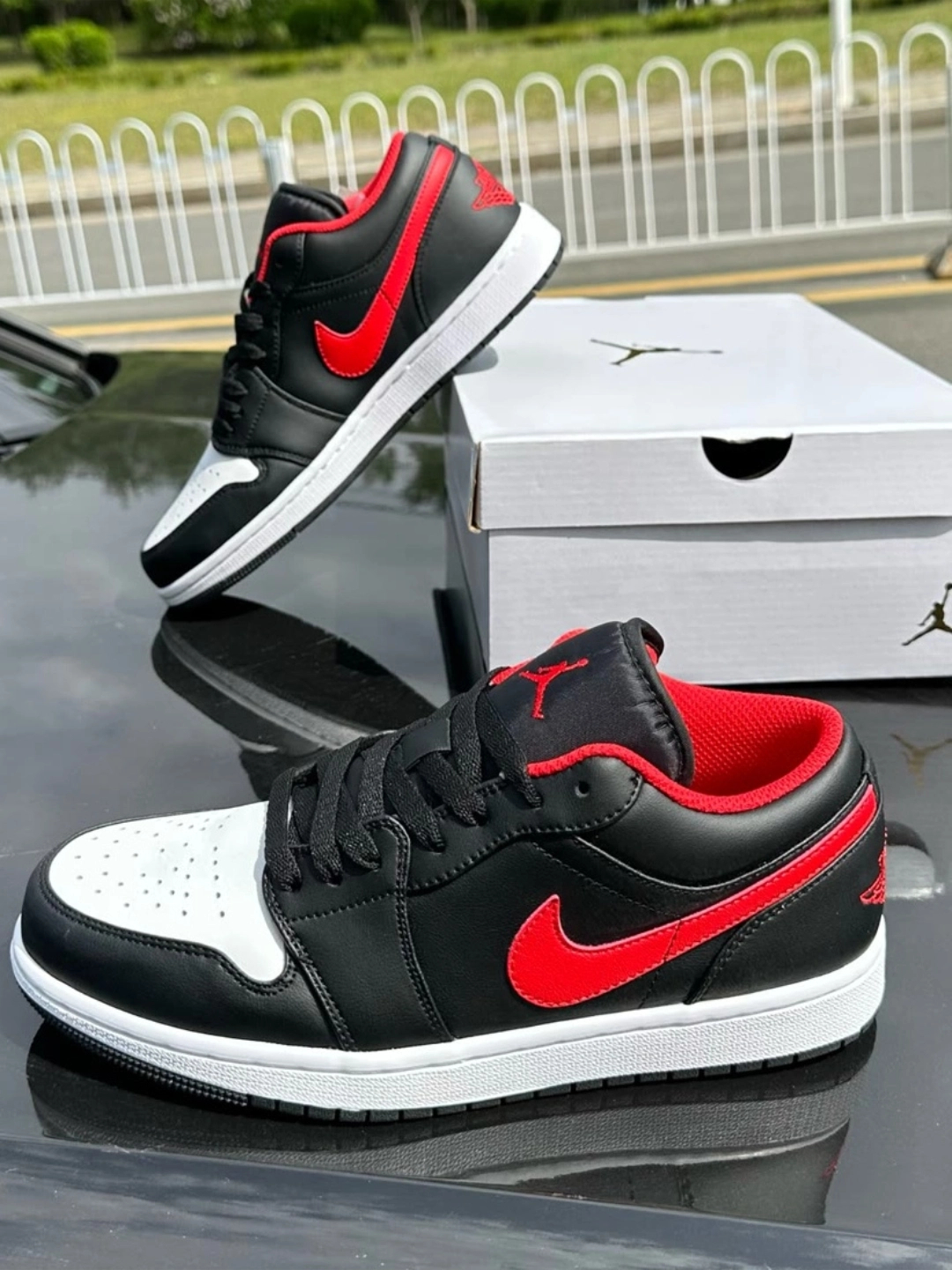 XH Travis Scott x Air Jordan 1 Low New Black Red review Xavier 01