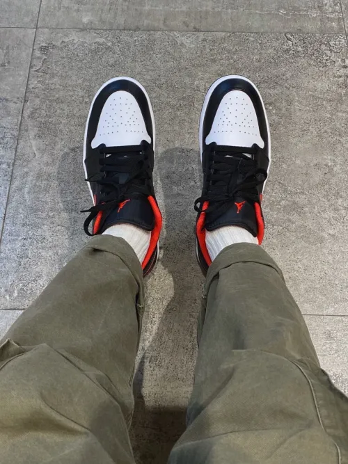 XH Travis Scott x Air Jordan 1 Low New Black Red review 