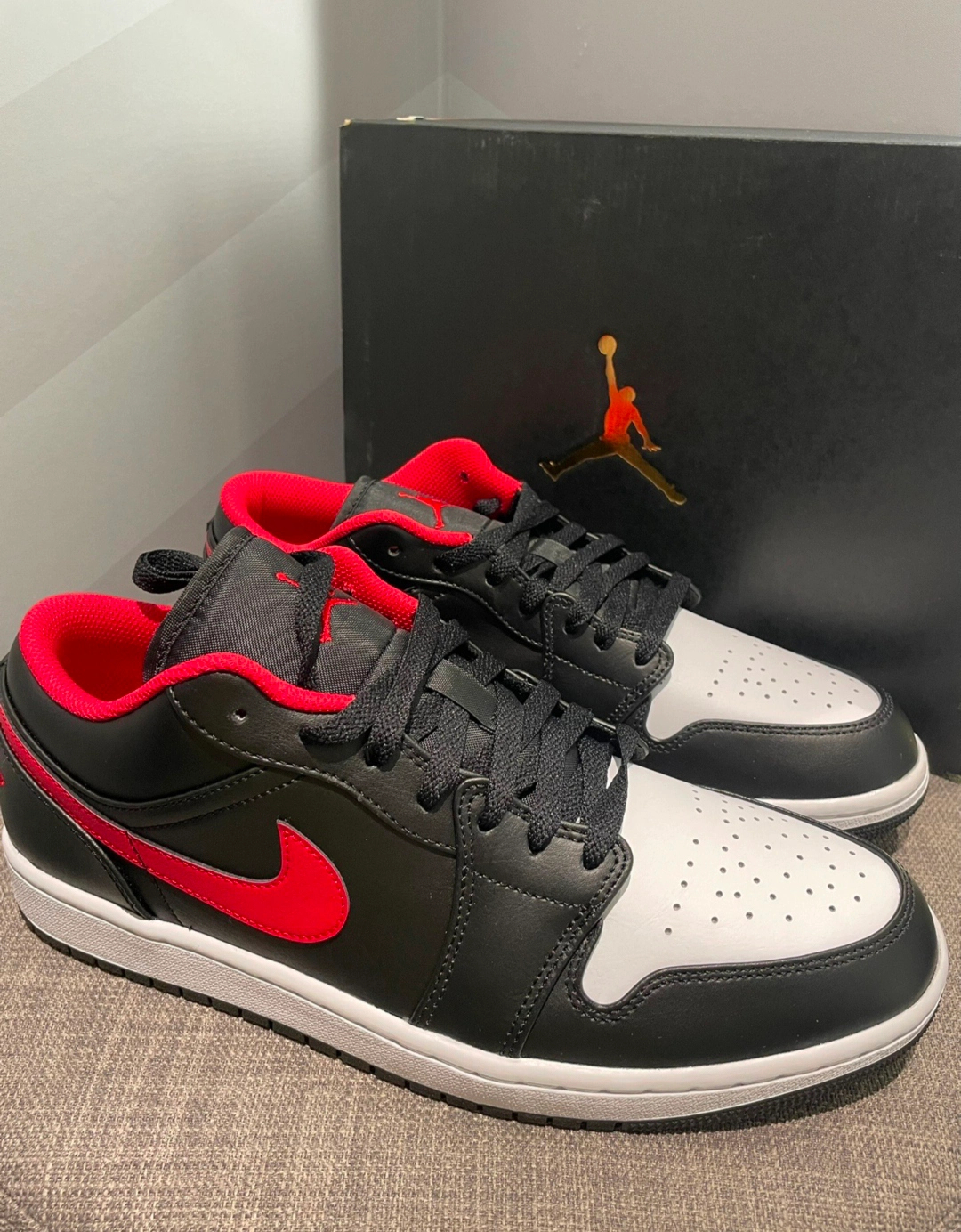XH Travis Scott x Air Jordan 1 Low New Black Red review Derek 02