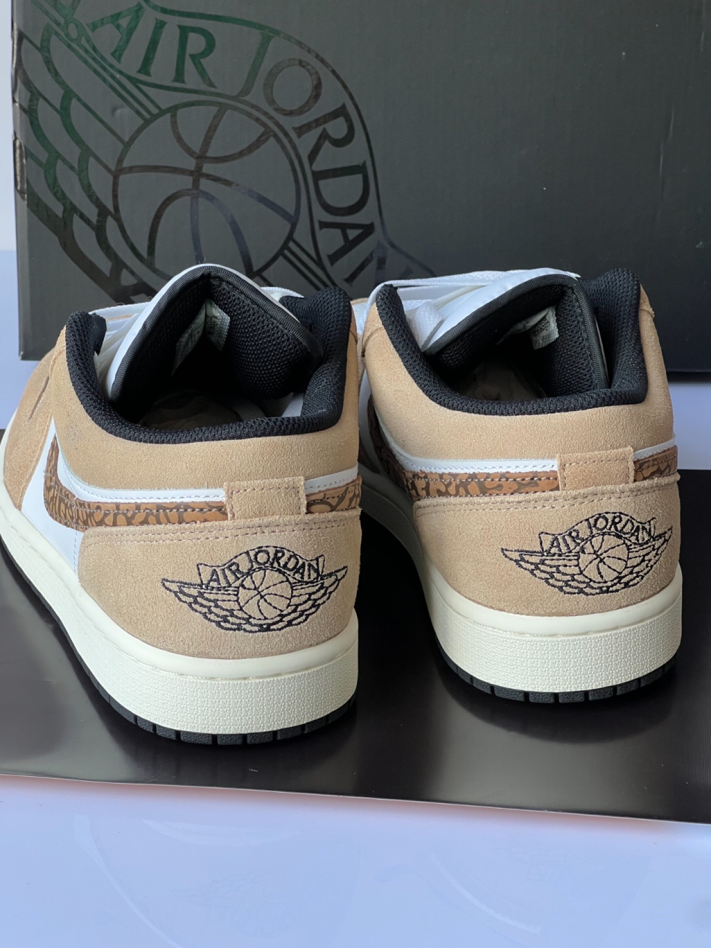 XH Travis Scott x Air Jordan 1 Low White Brown review Lila 03