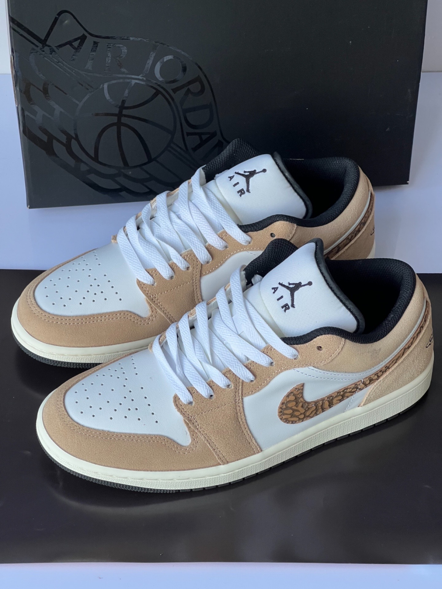 XH Travis Scott x Air Jordan 1 Low White Brown review Lila 04