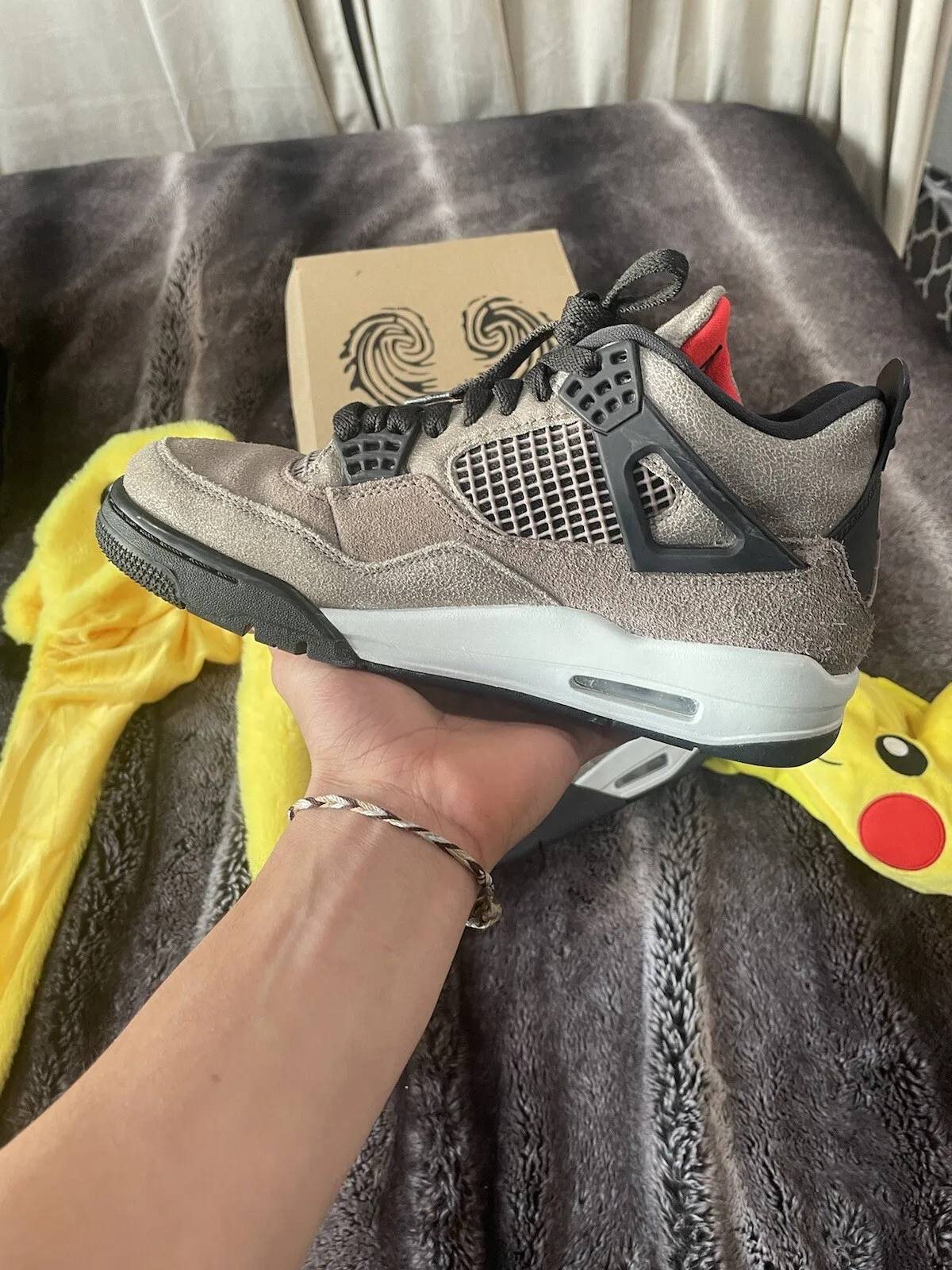 BS Batch Air Jordan 4 Retro Taupe Haze review Renata Hoki 02