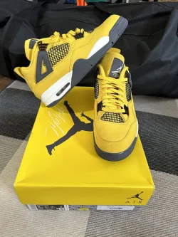 BS Batch Air Jordan 4 Retro LS Lightning review BookishJane