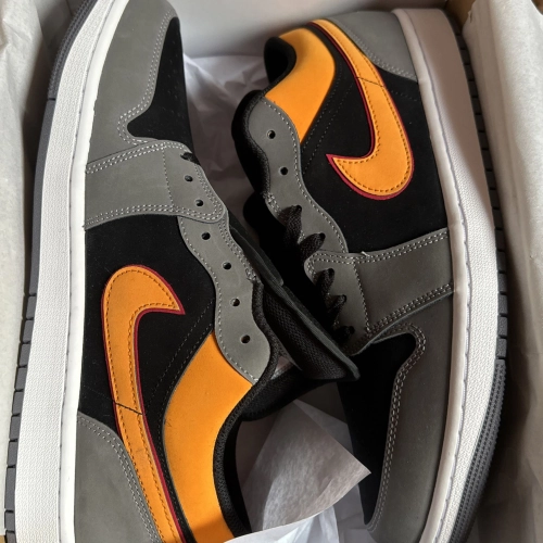 XH Travis Scott x Air Jordan 1 Low Dark Gray review 