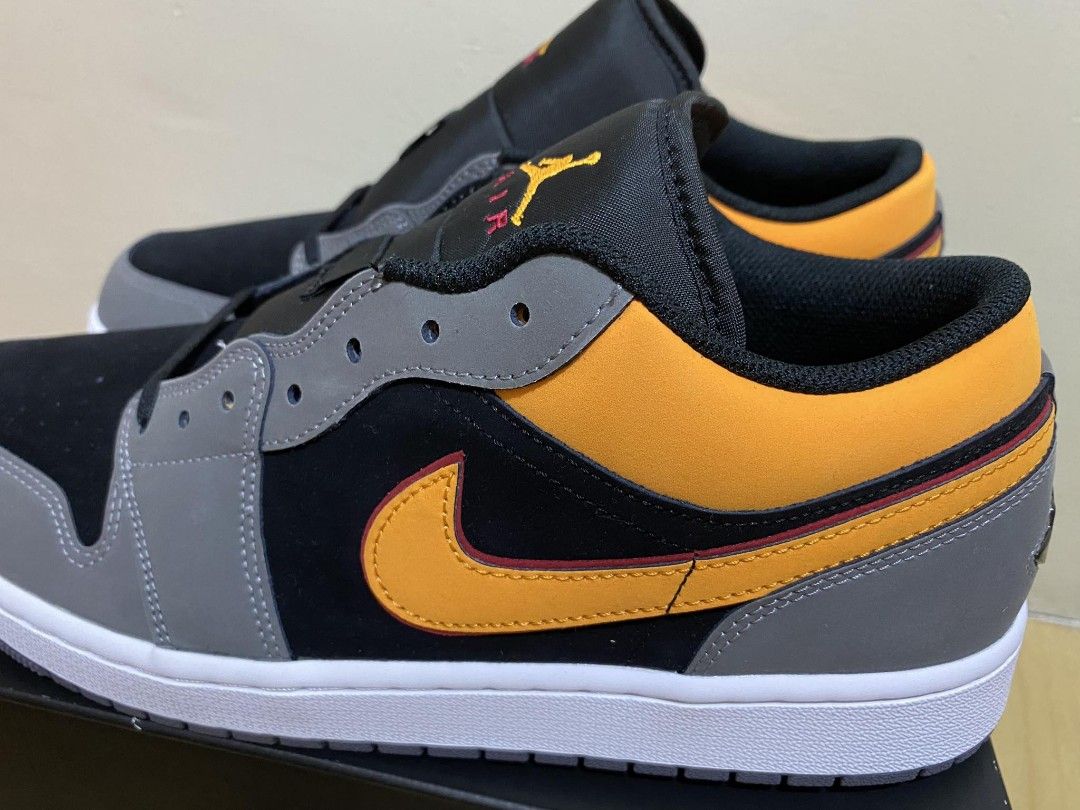 XH Travis Scott x Air Jordan 1 Low Dark Gray review Mona 03