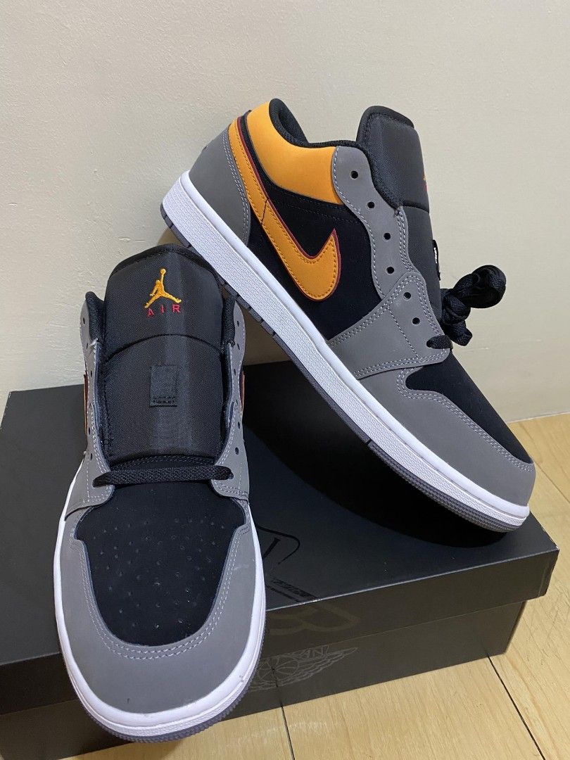 XH Travis Scott x Air Jordan 1 Low Dark Gray review Mona 04