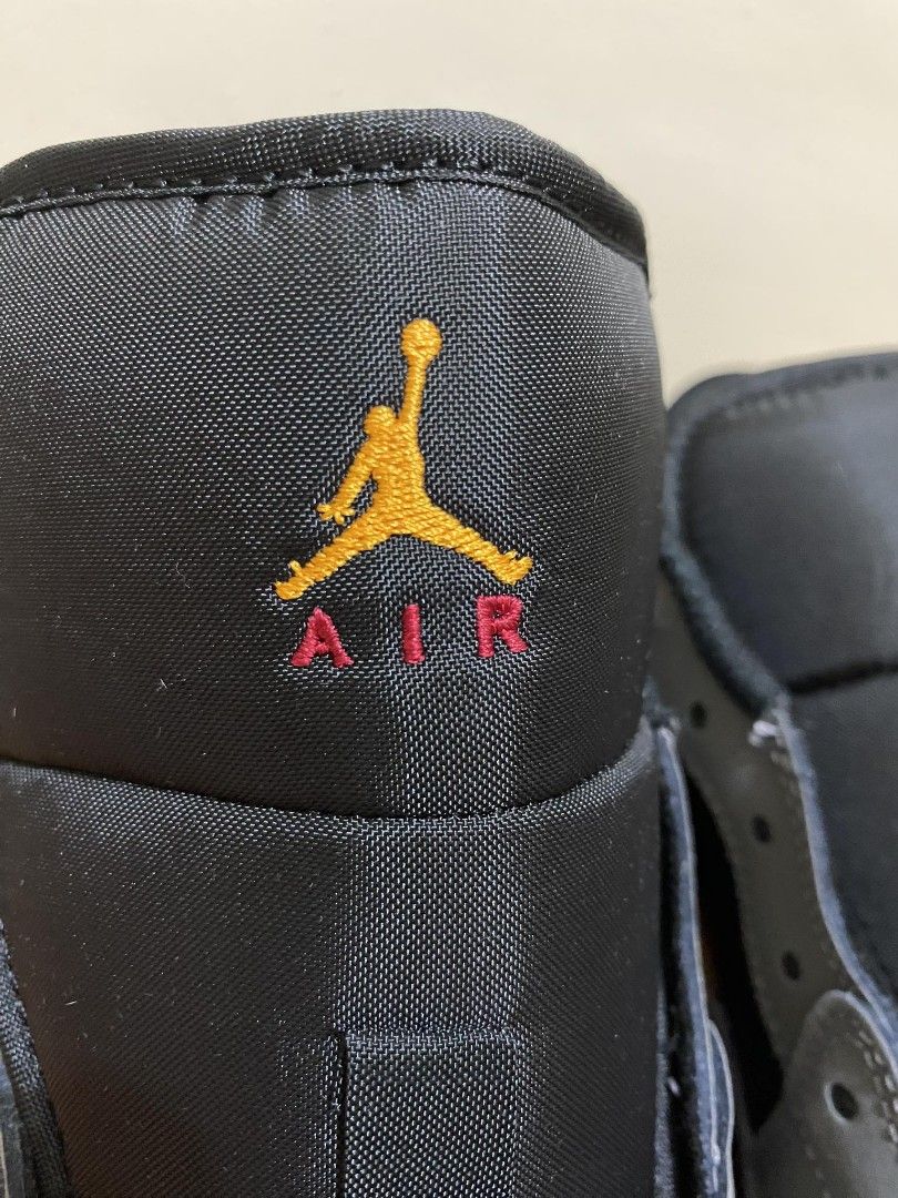 XH Travis Scott x Air Jordan 1 Low Dark Gray review Mona 06