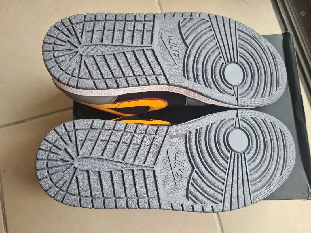 XH Travis Scott x Air Jordan 1 Low Dark Gray review Olive 03