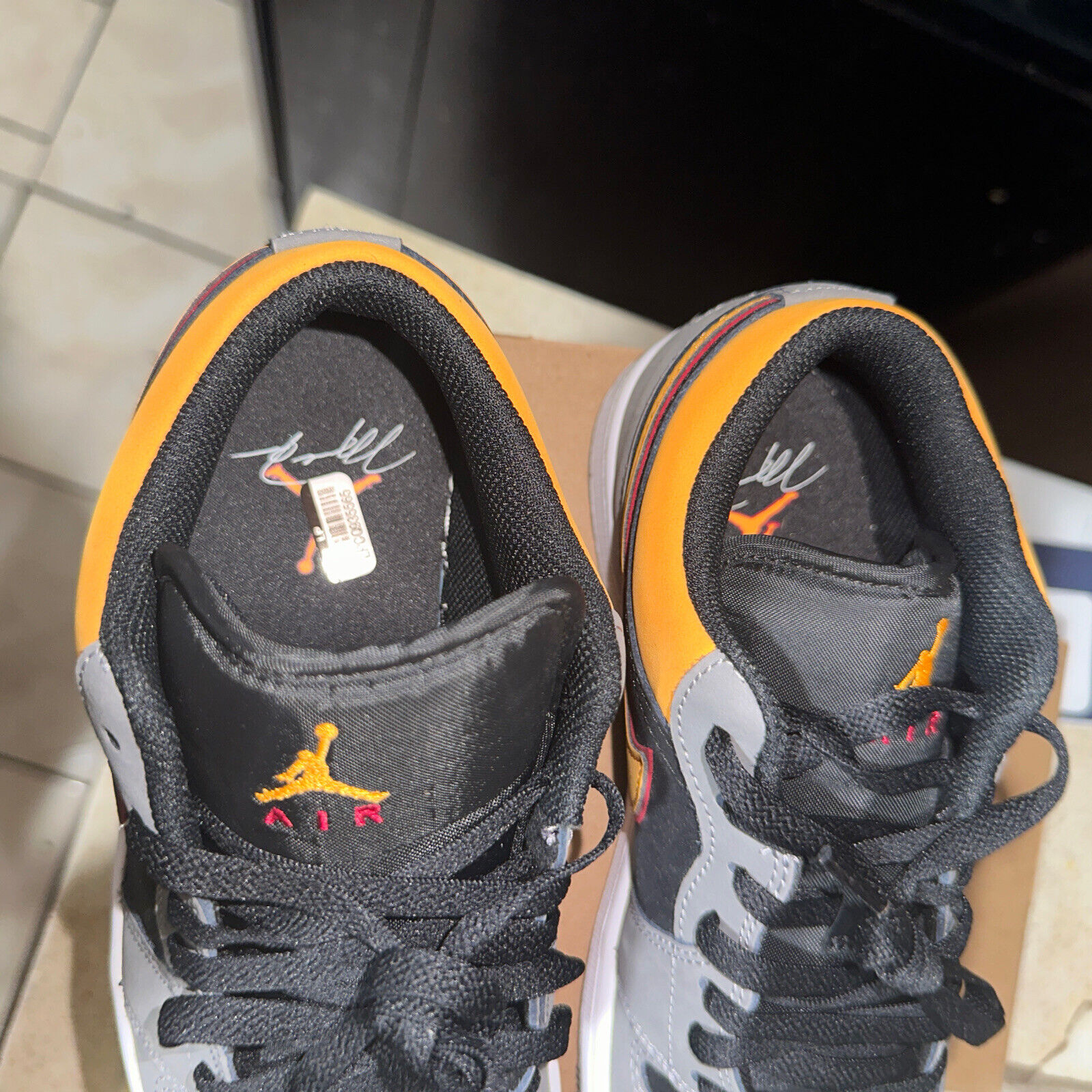 XH Travis Scott x Air Jordan 1 Low Dark Gray review Sam 02