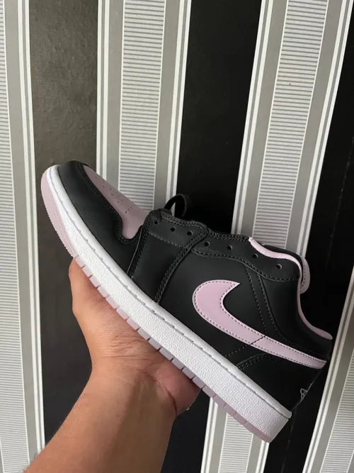 XH Travis Scott x Air Jordan 1 Low Black Purple review 