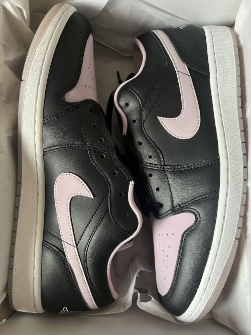 XH Travis Scott x Air Jordan 1 Low Black Purple review 