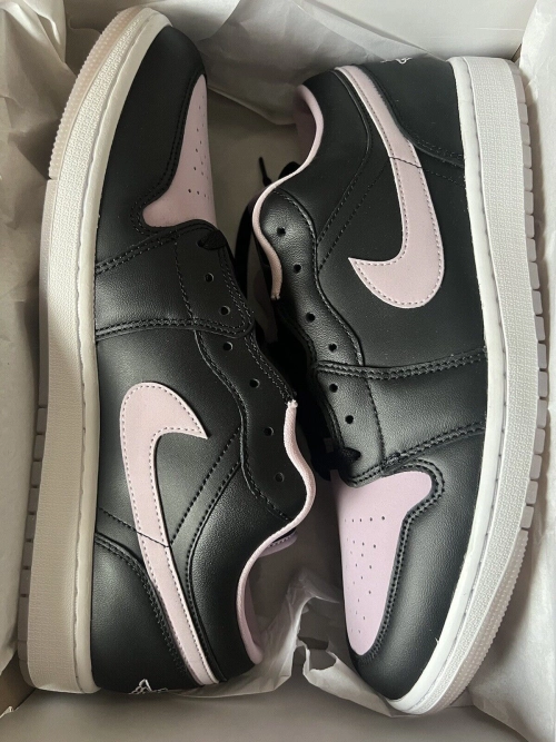 XH Travis Scott x Air Jordan 1 Low Black Purple review 