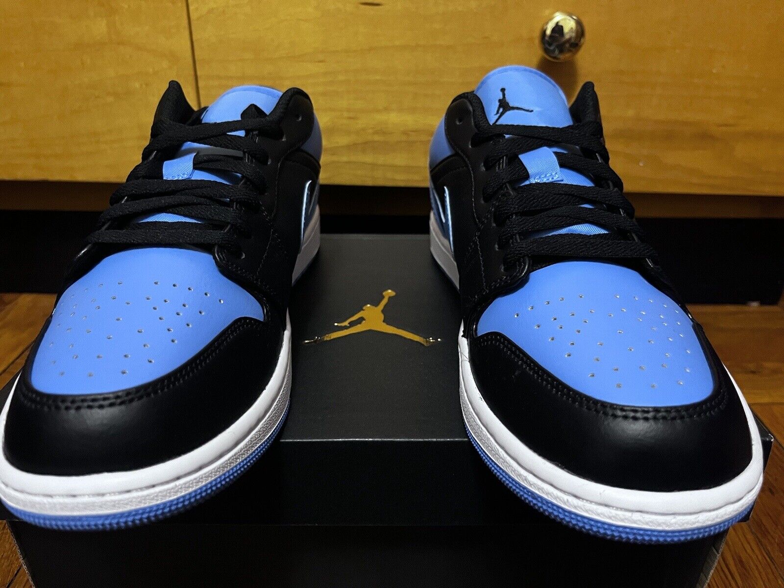 XH Travis Scott x Air Jordan 1 Low New Black Blue review Piper 01
