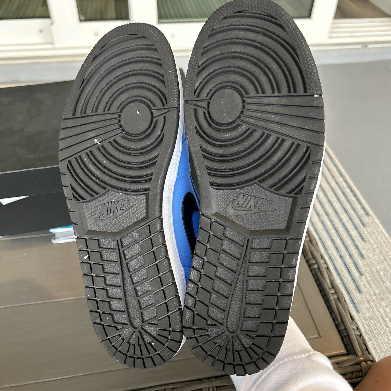 XH Travis Scott x Air Jordan 1 Low New Black Blue review Yolanda 05