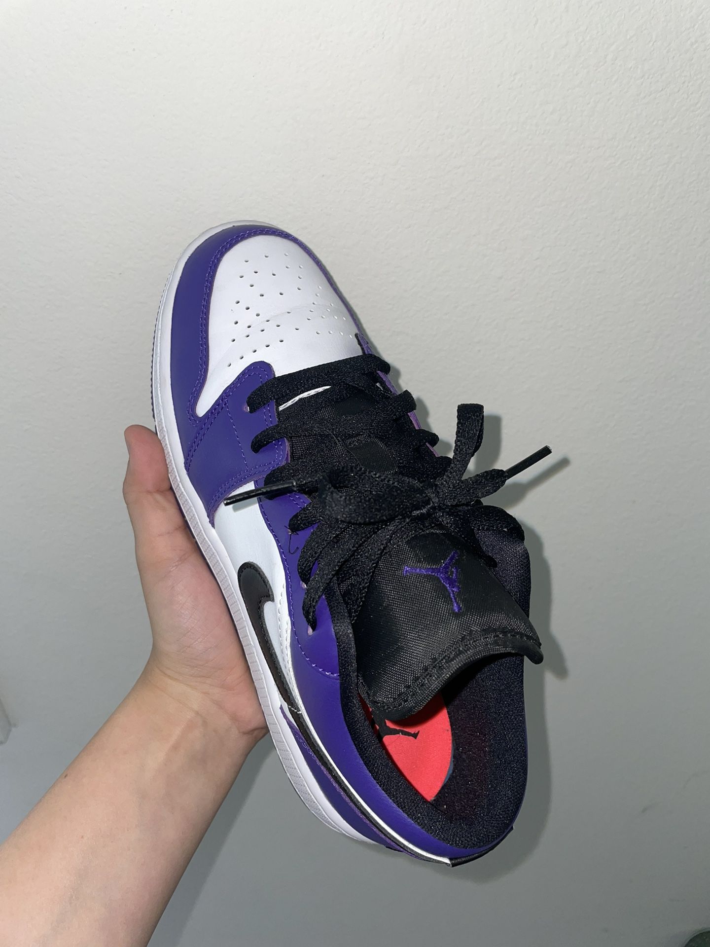 XH Travis Scott x Air Jordan 1 Low Sail White Purple review Carlos 02