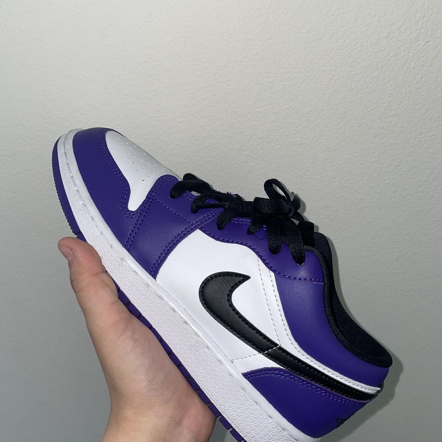 XH Travis Scott x Air Jordan 1 Low Sail White Purple review Carlos 03