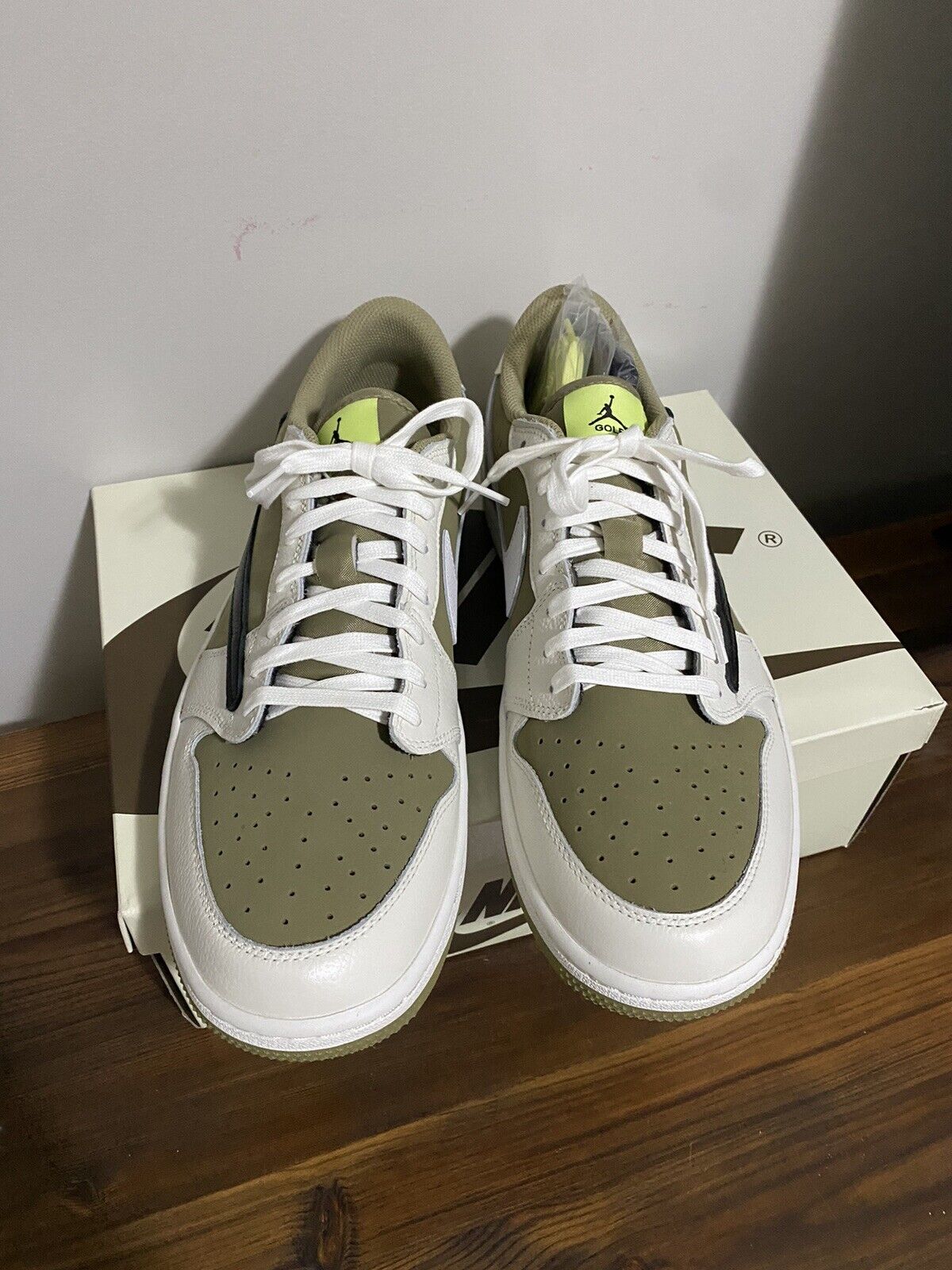 XH Travis Scott x Air Jordan 1 Low Golf “Olive” review Noah 02
