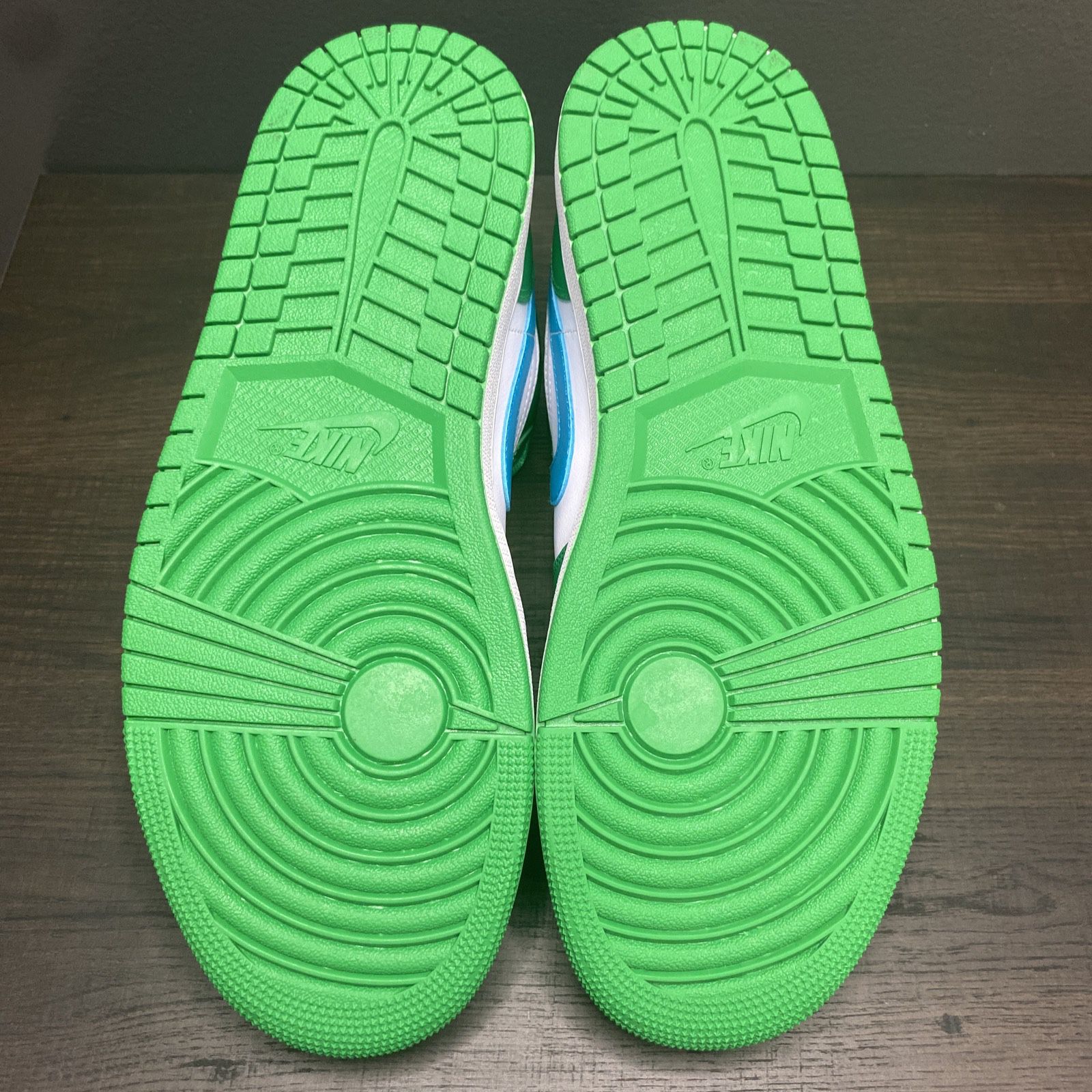 XH Travis Scott x Air Jordan 1 Low White Green Blue review Henry 02