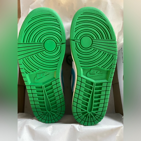 XH Travis Scott x Air Jordan 1 Low White Green Blue review Henry 01