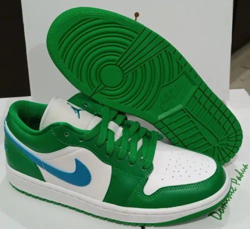 XH Travis Scott x Air Jordan 1 Low White Green Blue review 