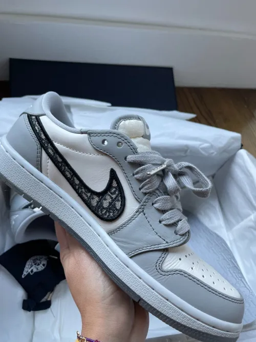 XH Dior x Air Jordan 1 Low Wolf Grey review 