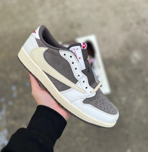 XH Travis Scott x Air Jordan 1 Low White BrownBarb review 