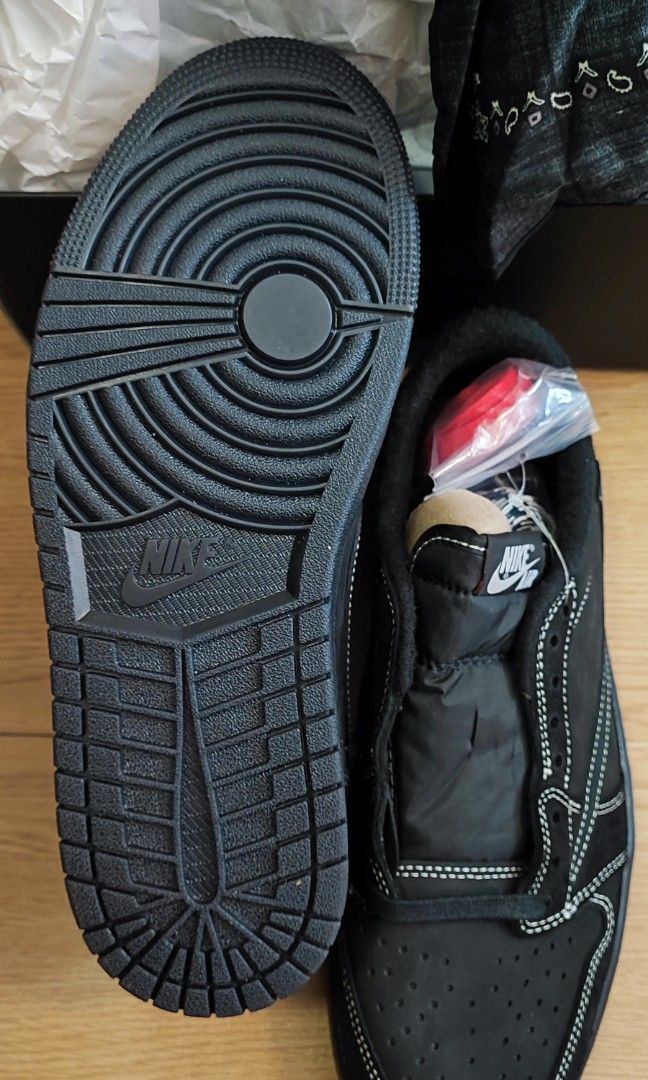 XH Travis Scott x Air Jordan 1 Low OG SP Black Phantom review Bella 03