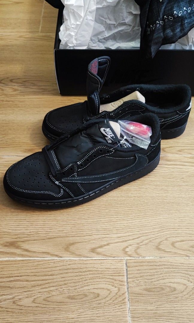XH Travis Scott x Air Jordan 1 Low OG SP Black Phantom review Bella 06