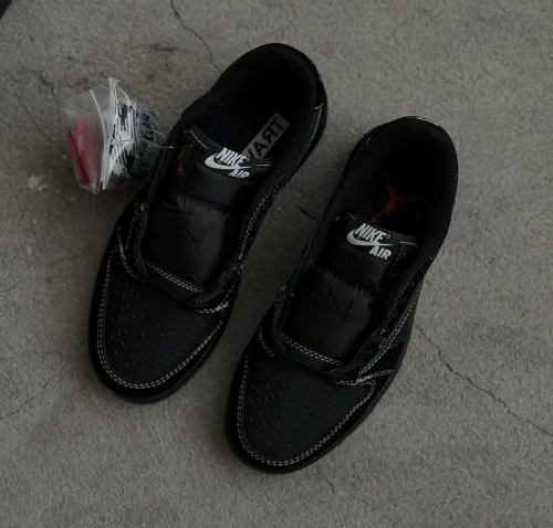 XH Travis Scott x Air Jordan 1 Low OG SP Black Phantom review 